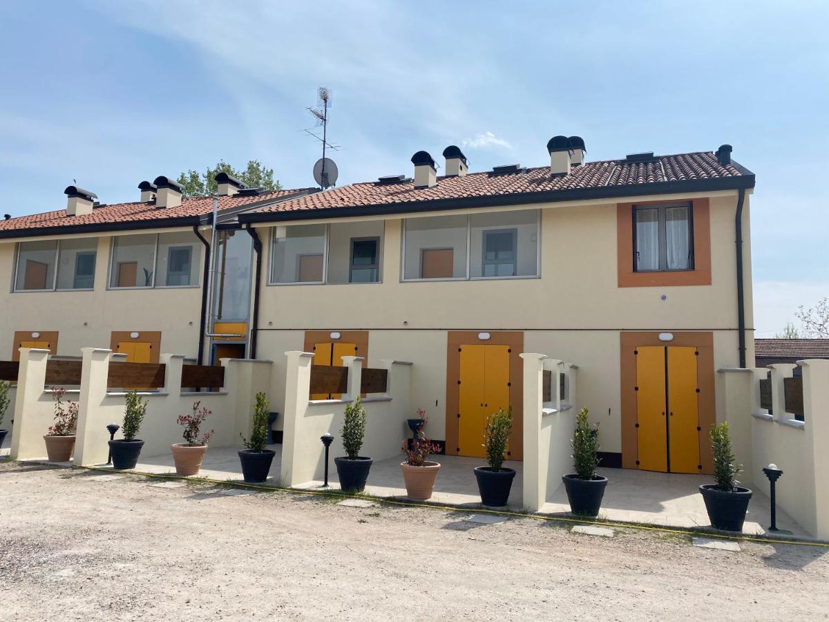 Gold Oasi - Business Solution Aparthotel Ferrara Exterior foto
